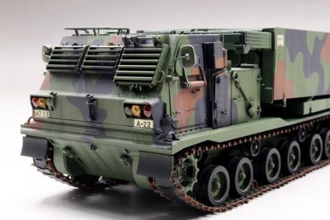 Model plastikowy M270/A1 Multiple Launch Rocket System Model plastikowy M270/A1 Multiple Launch Rocket System