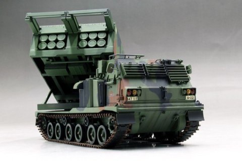 Model plastikowy M270/A1 Multiple Launch Rocket System Model plastikowy M270/A1 Multiple Launch Rocket System