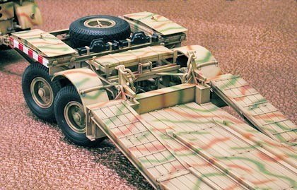 Model plastikowy FAMO with Tank Transporter Model plastikowy FAMO with Tank Transporter