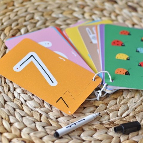 Zestaw edukacyjny Poznaję cyfry Zabawy edukacyjne z pisakiem zmazywakiem Zestaw edukacyjny Poznaję cyfry Zabawy edukacyjne z pisakiem zmazywakiem