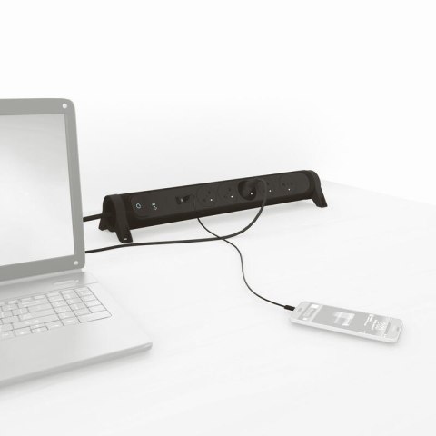 Przedłużacz 5x2PZ +USB A/C 1,5m czarny Przedłużacz 5x2PZ +USB A/C 1,5m czarny
